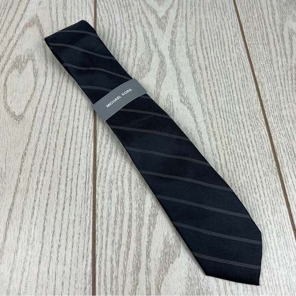 613 - Michael Kors Stripe Tie Black 001 2MKC23-1078 Silk Blend $69.50 - Picture 1 of 5